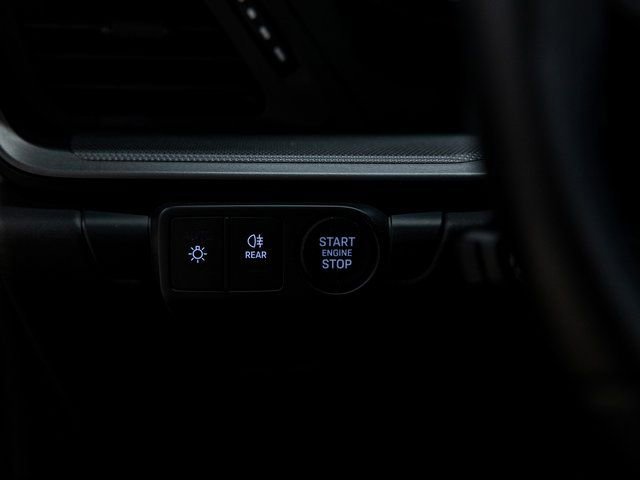 Certified 2025 Porsche 911 Carrera image 38