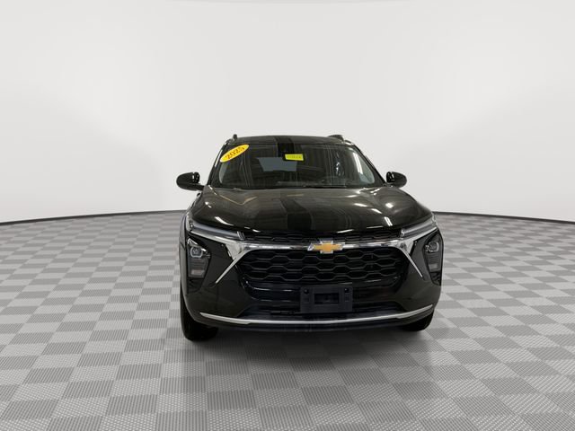 Certified 2025 Chevrolet Trax LT w/ LT Convenience Package image 3