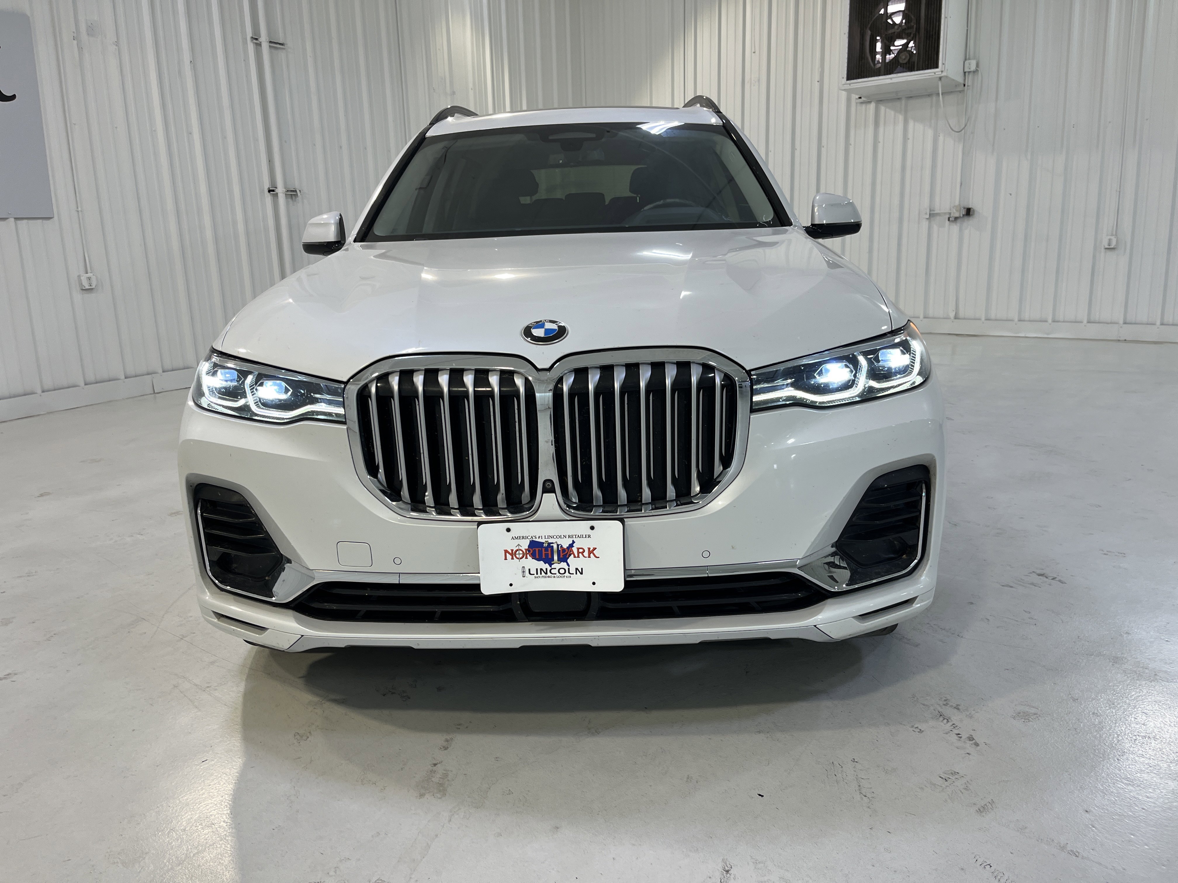 Used 2021 BMW X7 xDrive40i w/ Premium Package image 28