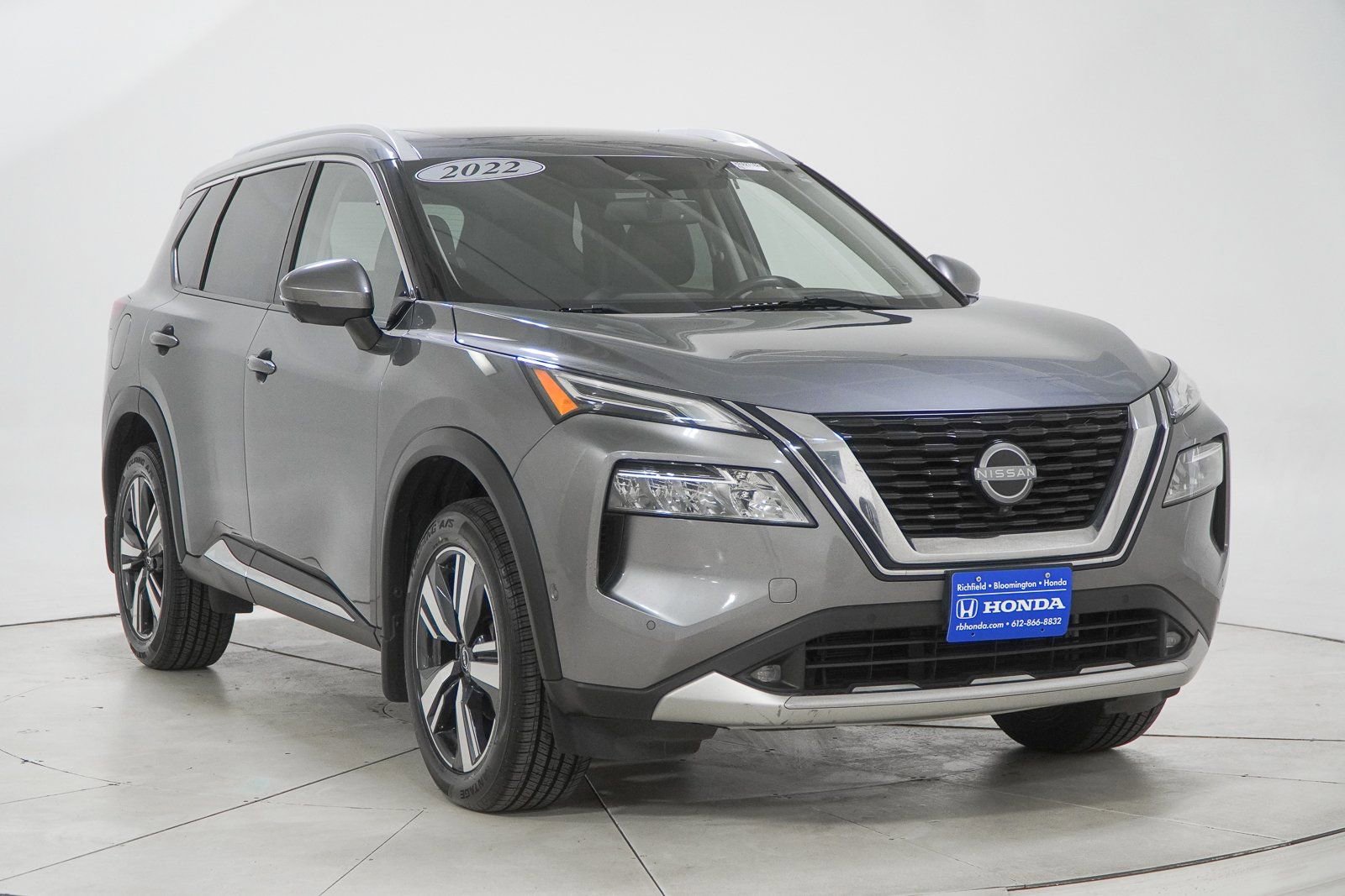 Used 2022 Nissan Rogue Platinum w/ Head-Up Display Package image 17