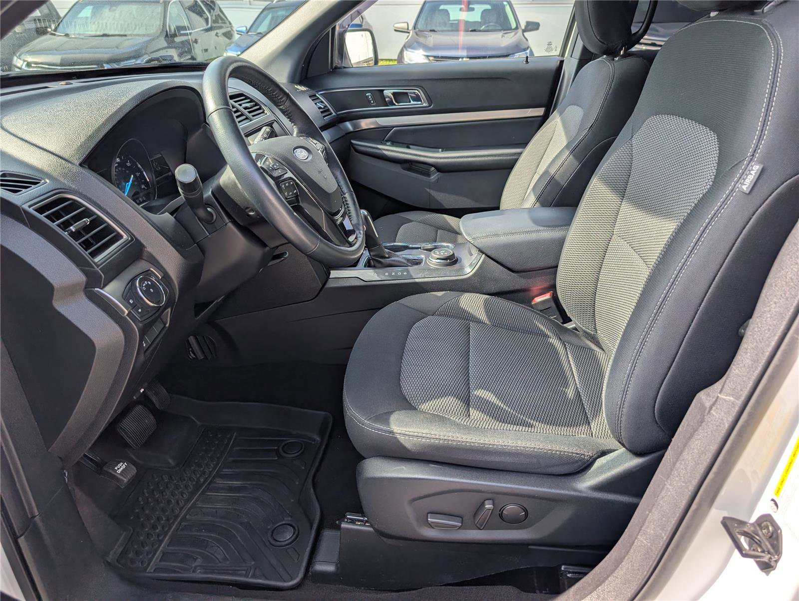 Used 2019 Ford Explorer XLT w/ Equipment Group 201A image 19