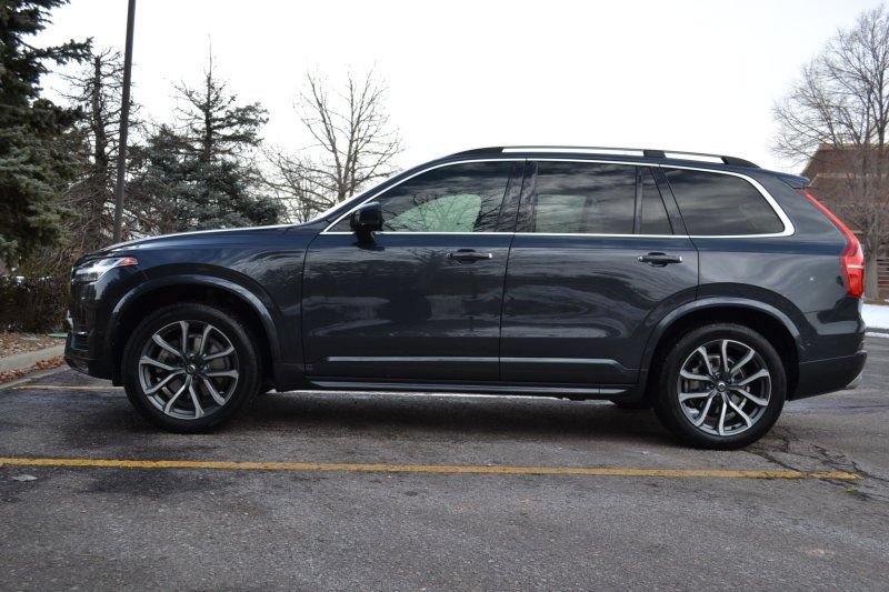 Used 2017 Volvo XC90 T6 Momentum w/ Vision Package AWD/4WD image 8