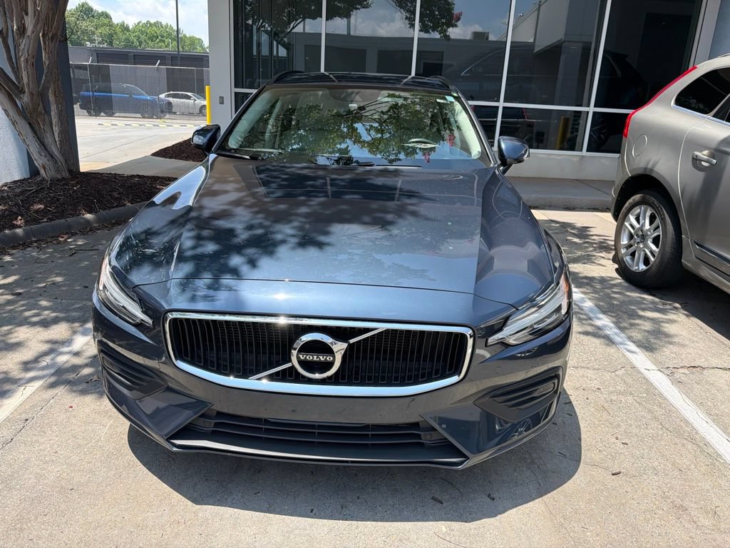 Used 2020 Volvo V60 T5 Momentum w/ Protection Package Premier FWD image 2