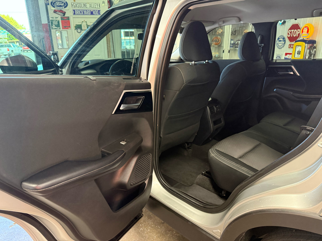 Used 2022 Mitsubishi Outlander ES image 18