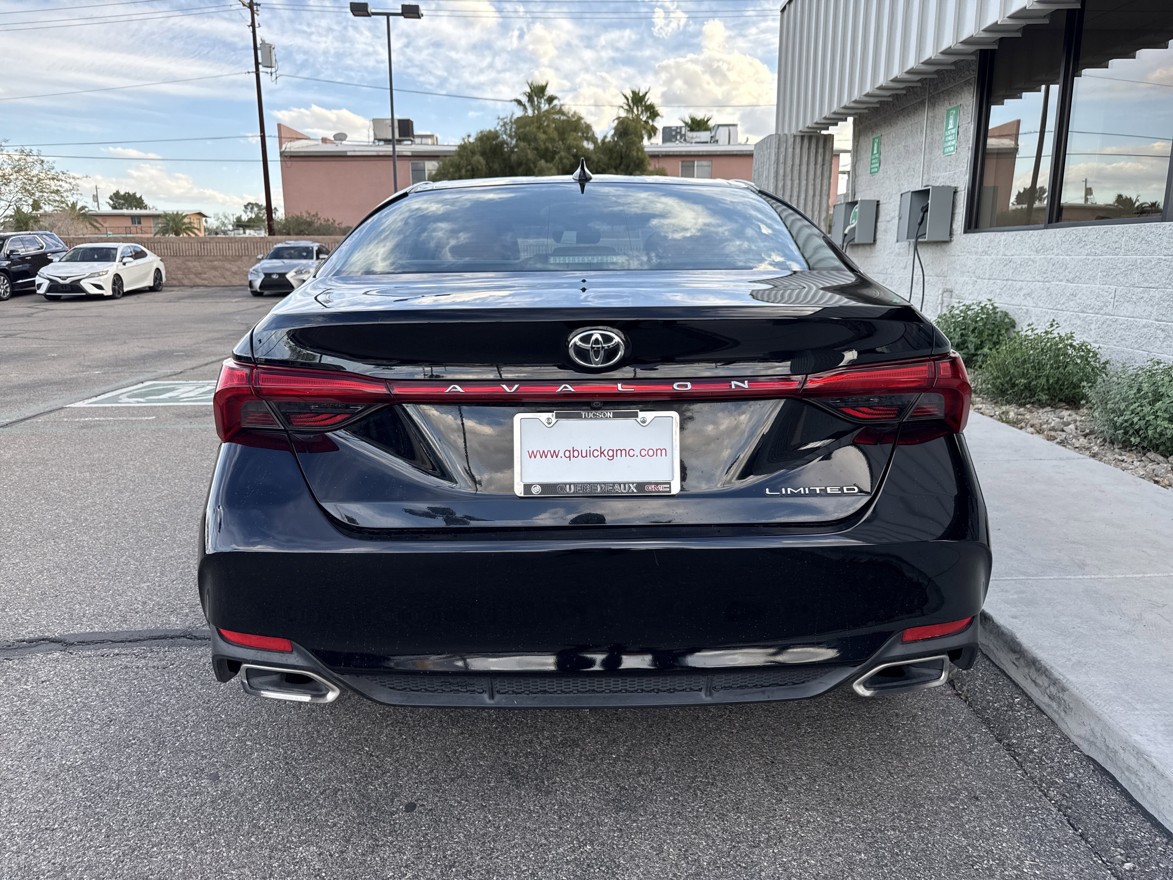 Used 2019 Toyota Avalon Limited w/ All Weather Liner Package image 6