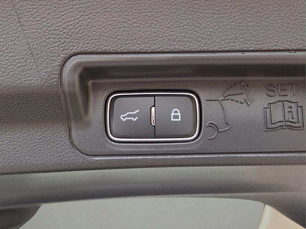 Used 2026 Ford Explorer Active w/ Active Comfort Package image 14