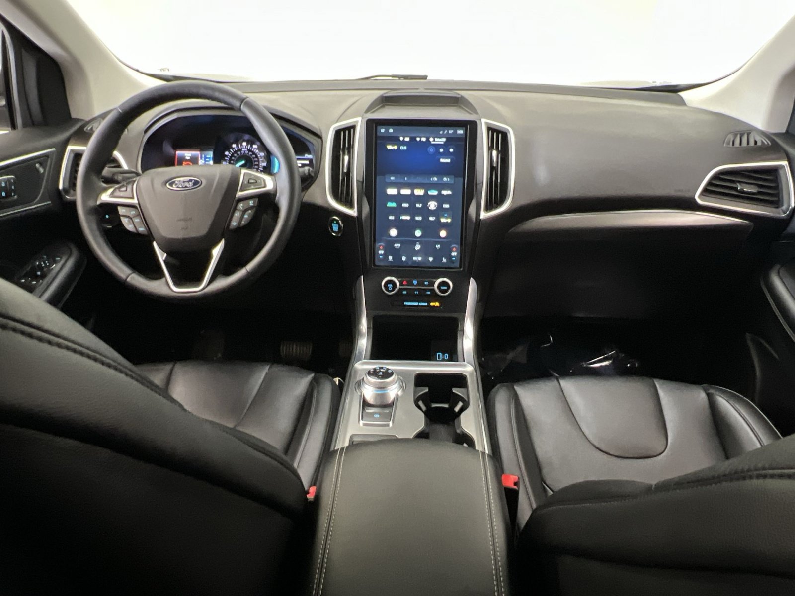 Used 2022 Ford Edge Titanium w/ Class II Trailer Tow Package AWD/4WD image 22