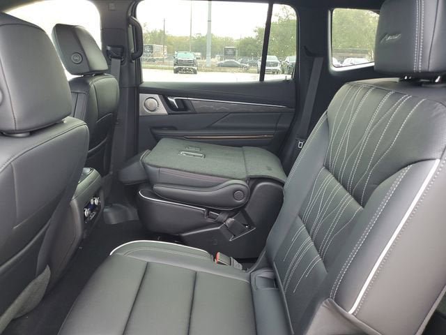 New 2026 Buick Enclave Avenir w/ Super Cruise Package FWD image 11