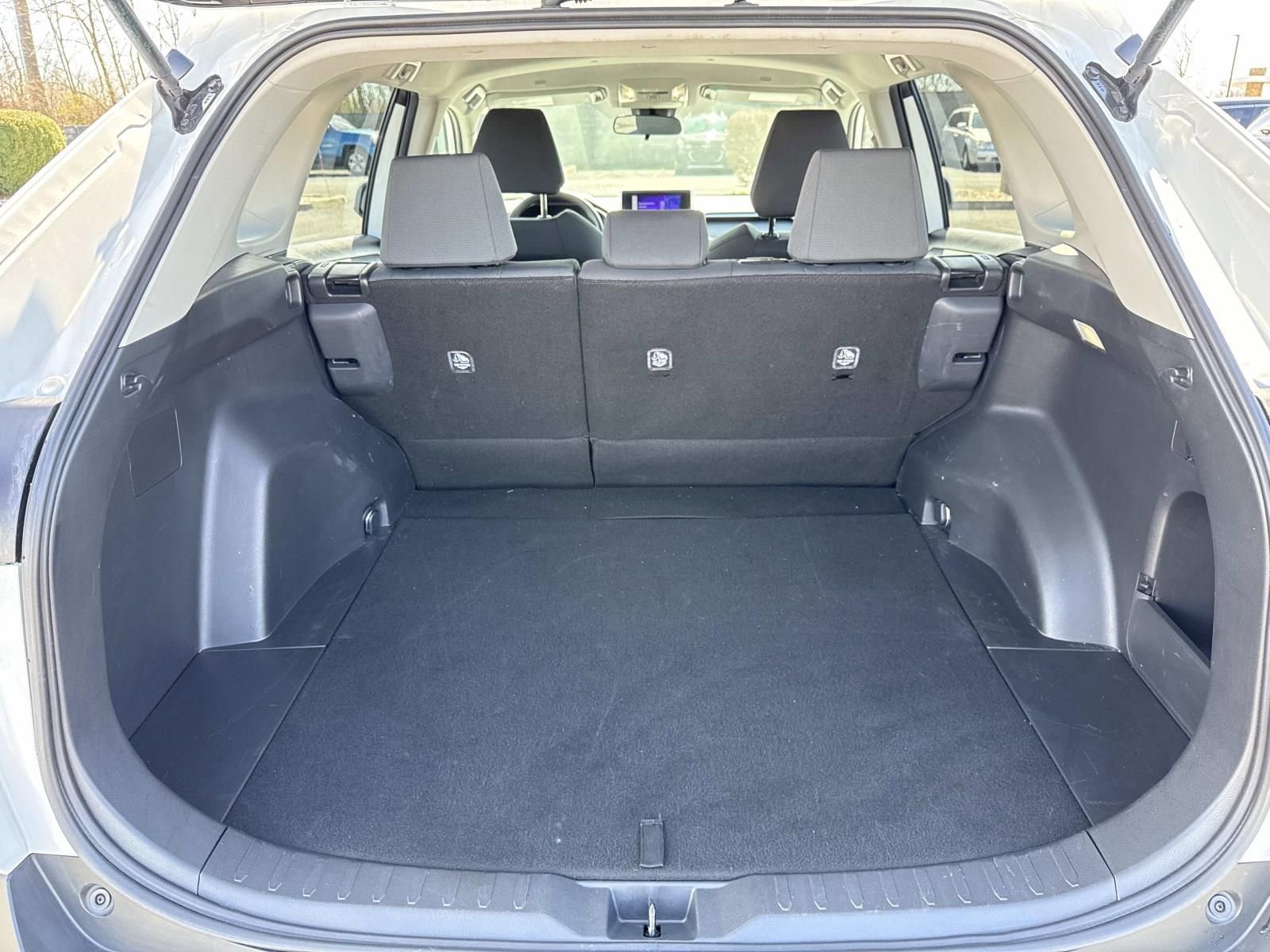 Used 2025 Toyota RAV4 XLE AWD/4WD image 26