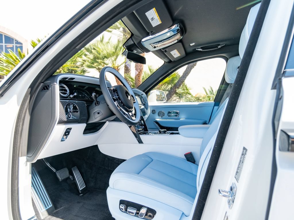 New 2027 Rolls-Royce Cullinan Black Badge AWD/4WD image 23