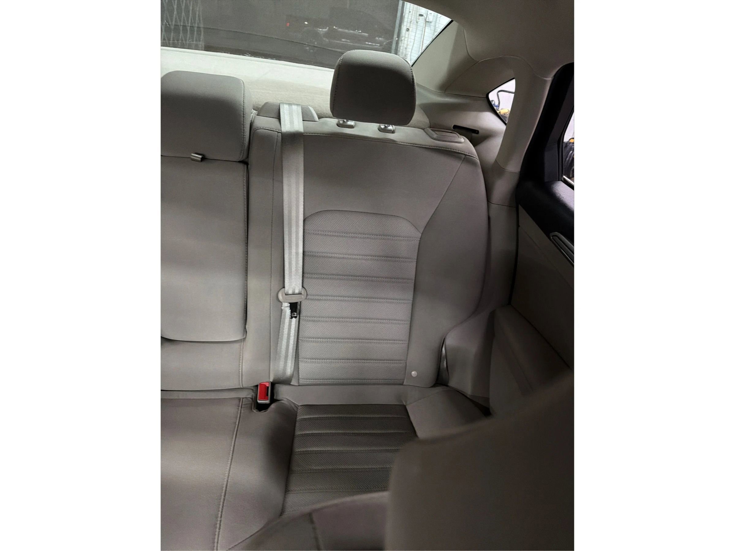 Used 2020 Ford Fusion SE FWD image 12