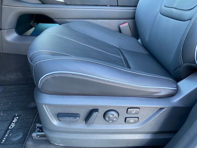 Used 2025 INFINITI QX80 Sensory w/ Exterior Package image 18