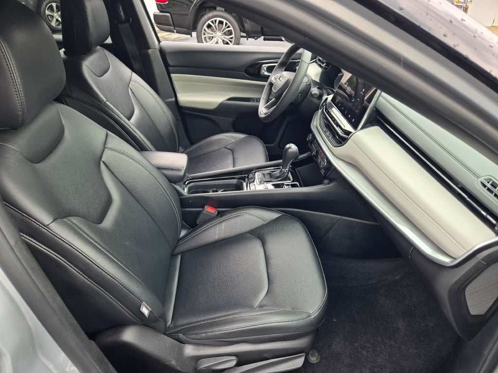 Used 2025 Jeep Compass Limited AWD/4WD image 7