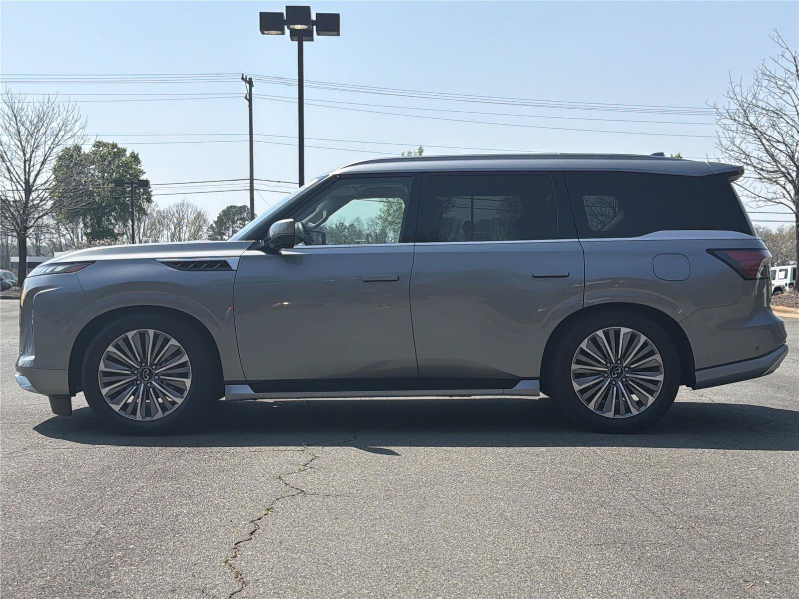 Used 2025 INFINITI QX80 Sensory AWD/4WD image 6