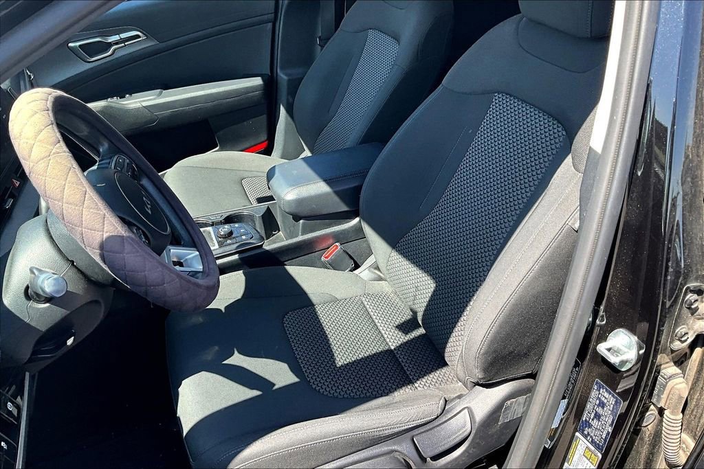 Used 2023 Kia Sportage LX image 19