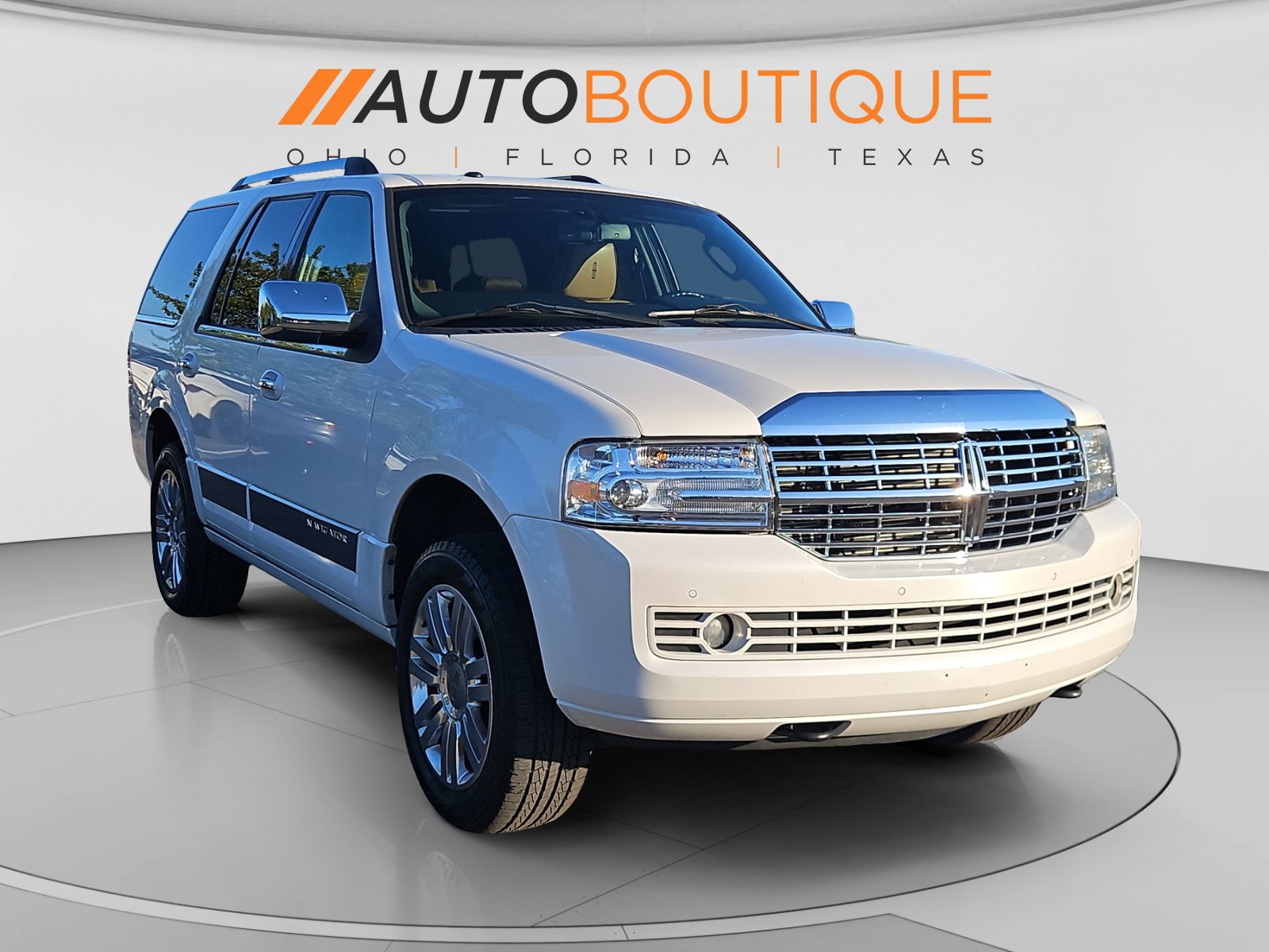 Used 2013 Lincoln Navigator 2WD image 7