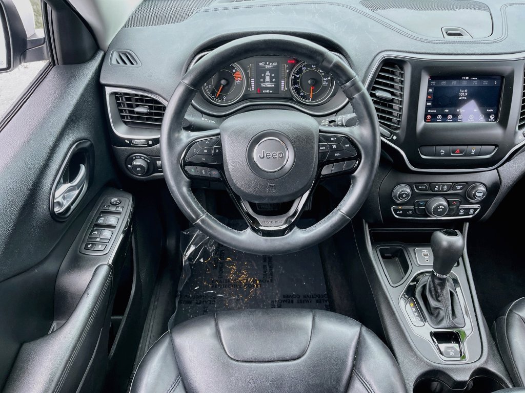 Used 2021 Jeep Cherokee Latitude Plus FWD image 20