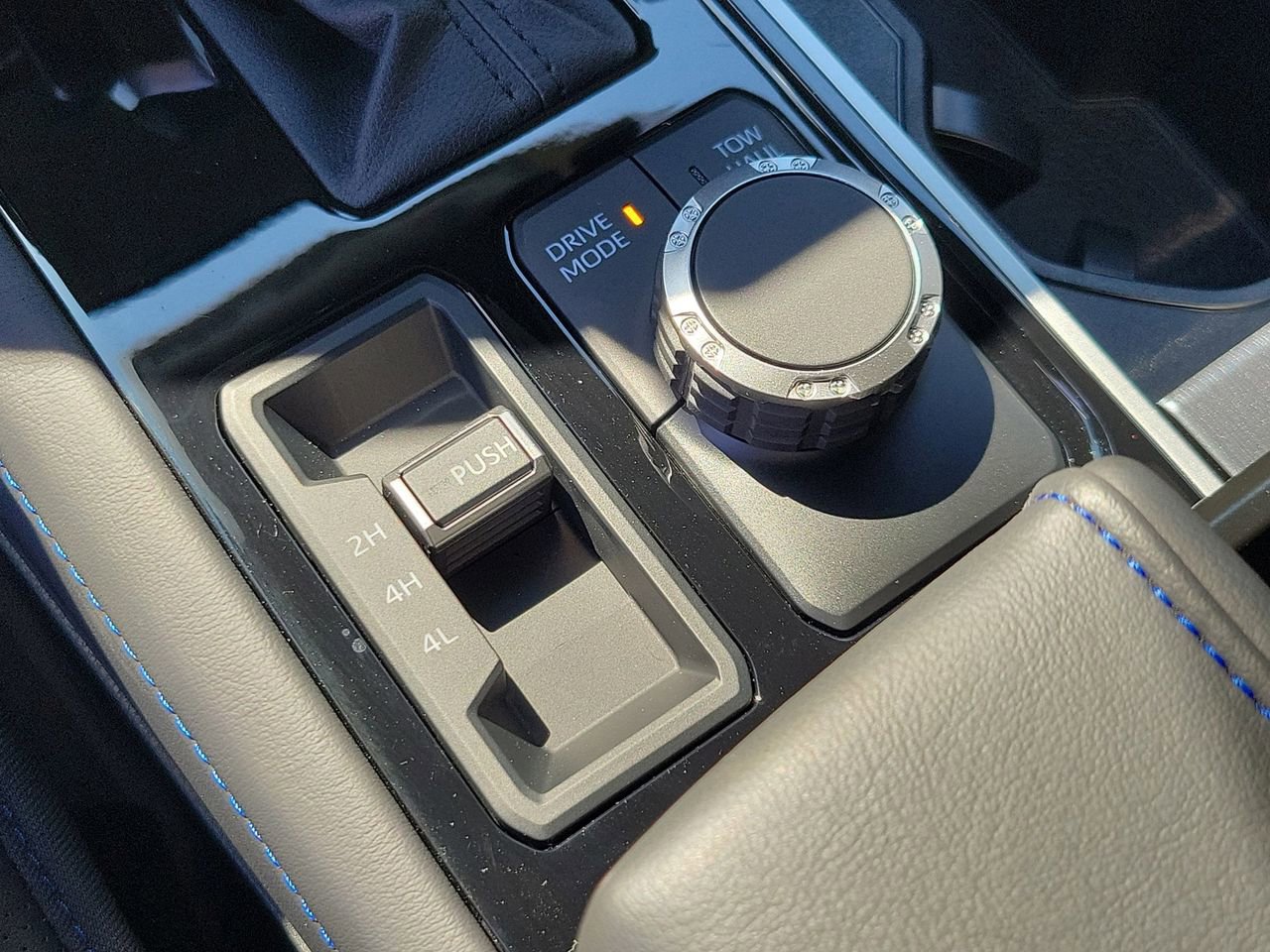 Used 2025 Toyota Tundra Platinum image 28