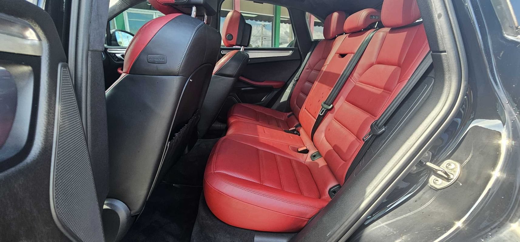 Used 2015 Porsche Macan Turbo AWD/4WD image 21