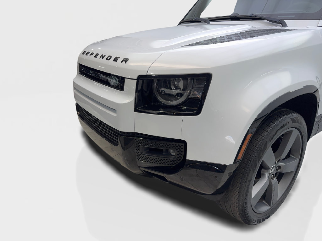 Used 2023 Land Rover Defender 110 V8 AWD/4WD image 18