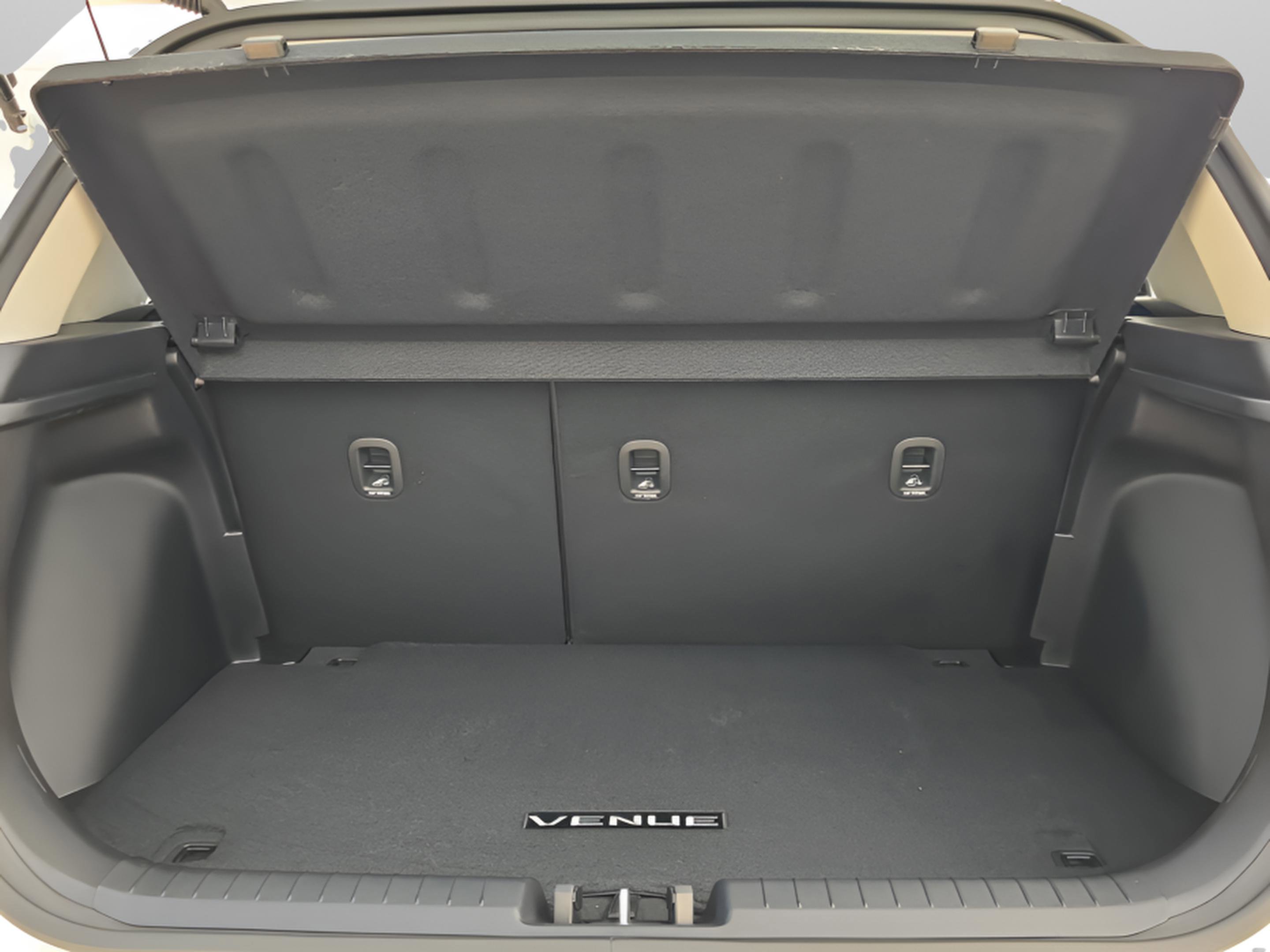 New 2026 Hyundai Venue SEL image 33