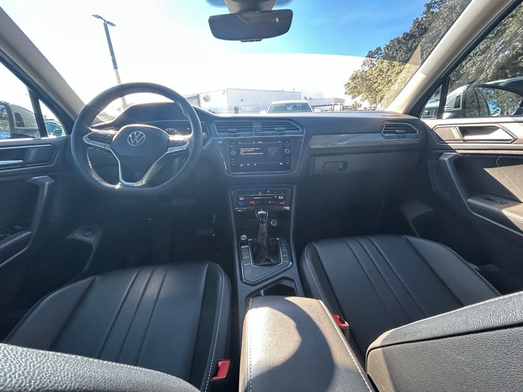 Used 2022 Volkswagen Tiguan SE image 10