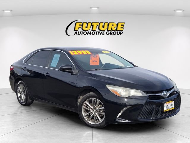 Used 2015 Toyota Camry SE image 1
