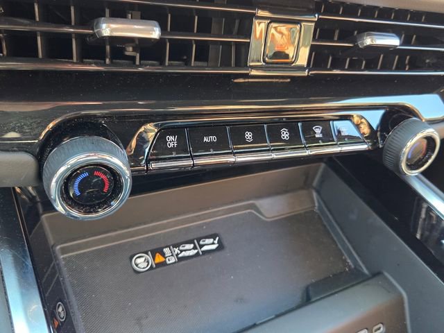 Certified 2025 Chevrolet Suburban Z71 AWD/4WD image 28