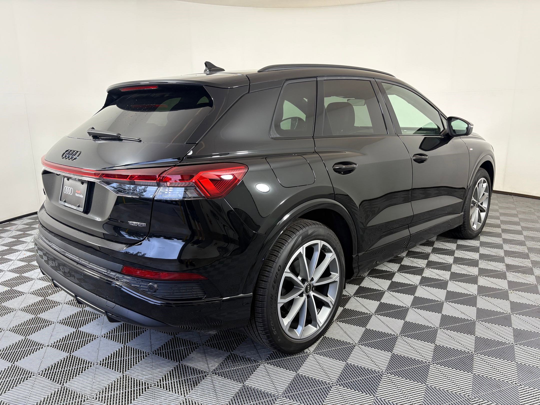 New 2026 Audi Q4 e-tron Premium image 8