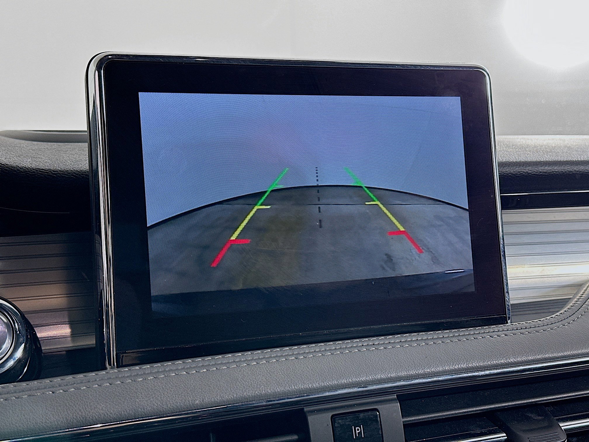 Used 2022 Lincoln Corsair AWD w/ Premium Package image 23