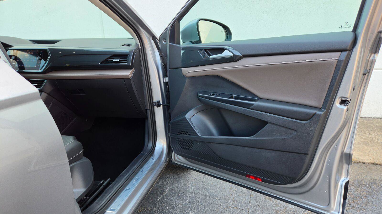 Certified 2023 Volkswagen Taos SEL AWD/4WD image 48