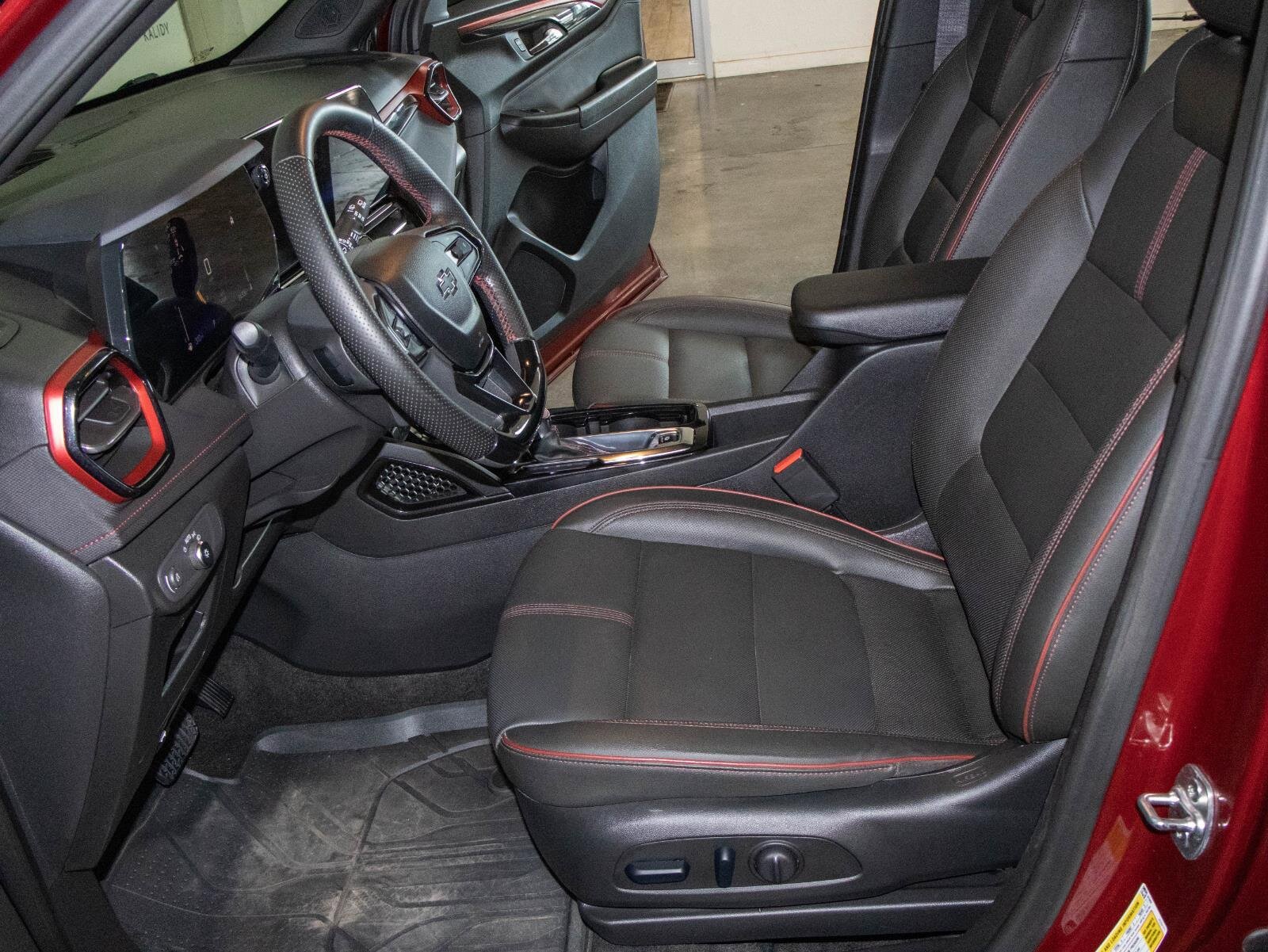 Used 2024 Chevrolet TrailBlazer RS w/ Convenience Package image 7