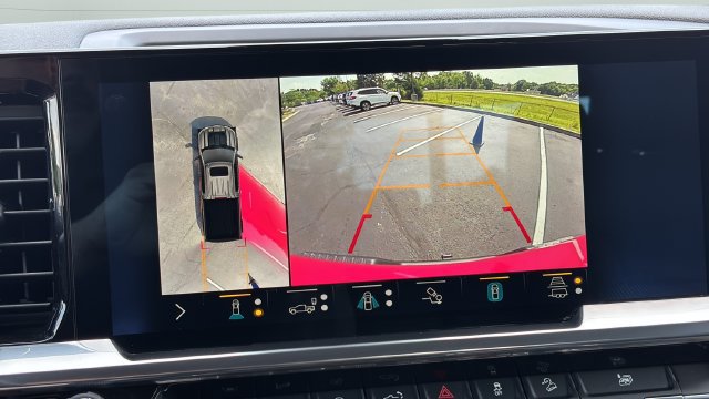 Used 2022 Chevrolet Silverado 1500 LT Trail Boss w/ LT Trail Boss Premium Package AWD/4WD image 23