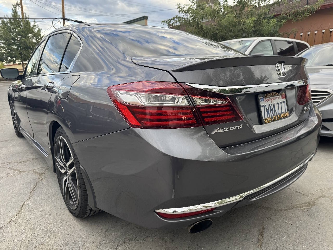 Used 2017 Honda Accord Sport Special Edition image 5