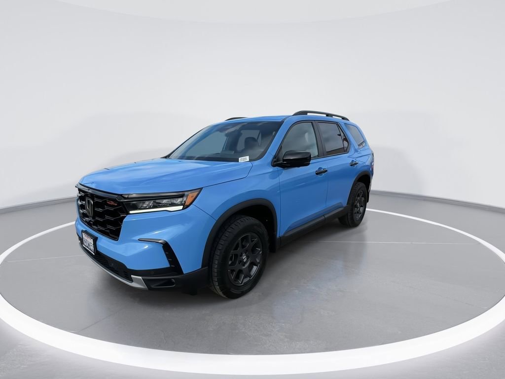 Certified 2023 Honda Pilot TrailSport image 6