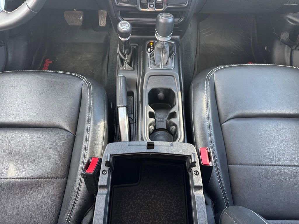 Used 2022 Jeep Wrangler Unlimited Sahara image 18