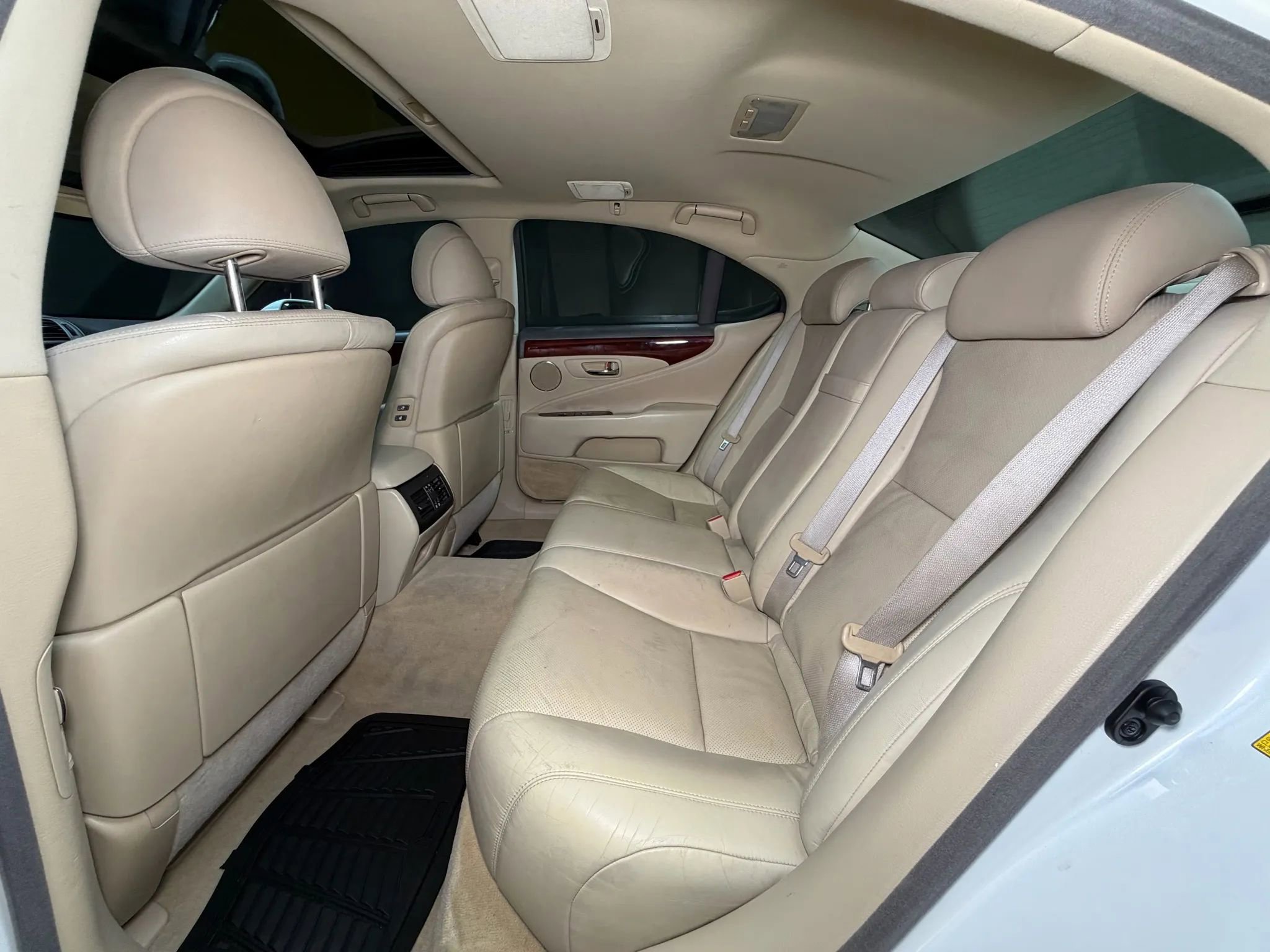 Used 2009 Lexus LS 460 AWD w/ Comfort Seating Pkg image 21