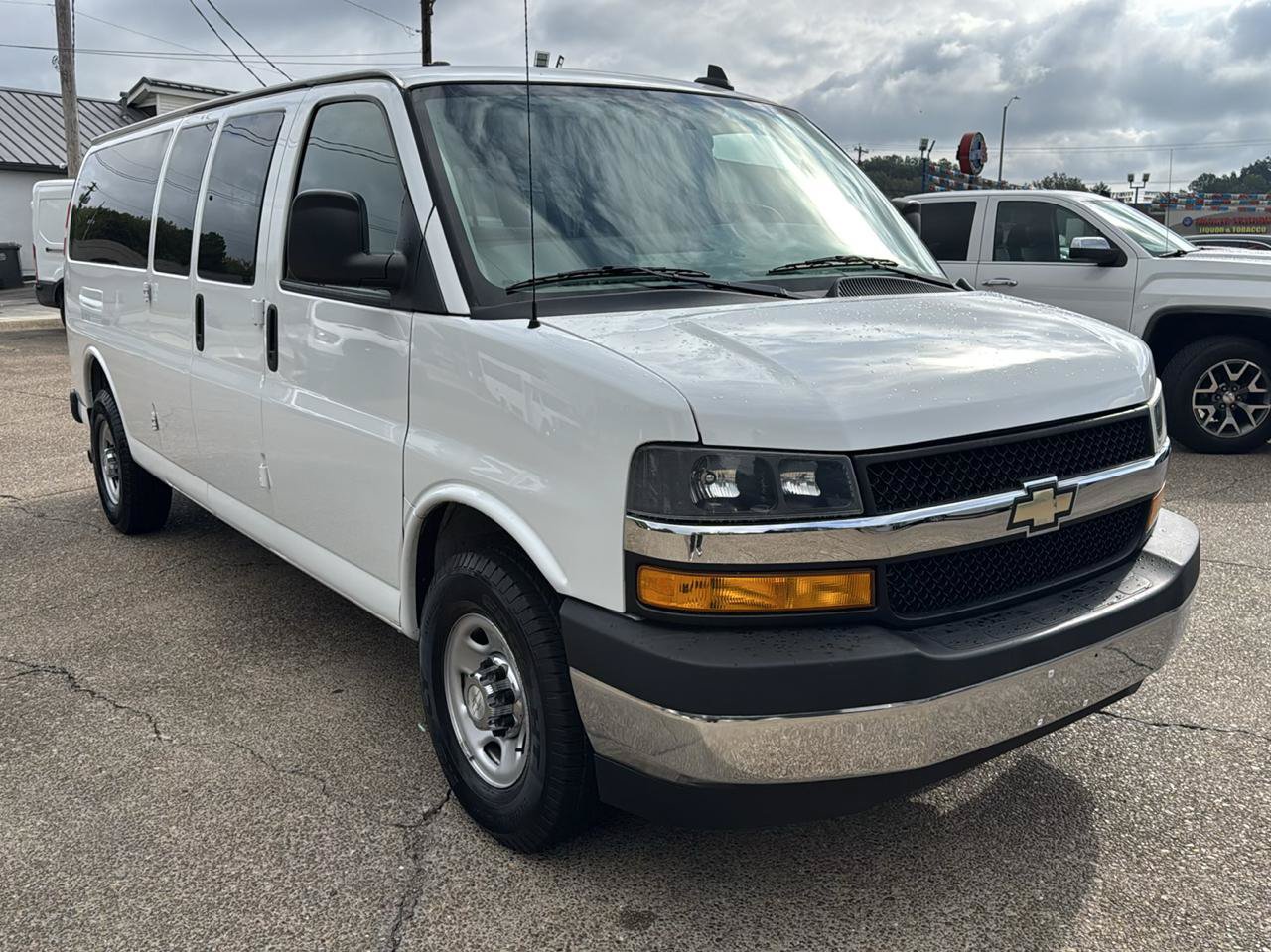 Used 2018 Chevrolet Express 3500 LT w/ LT Preferred Equipment Group RWD image 27