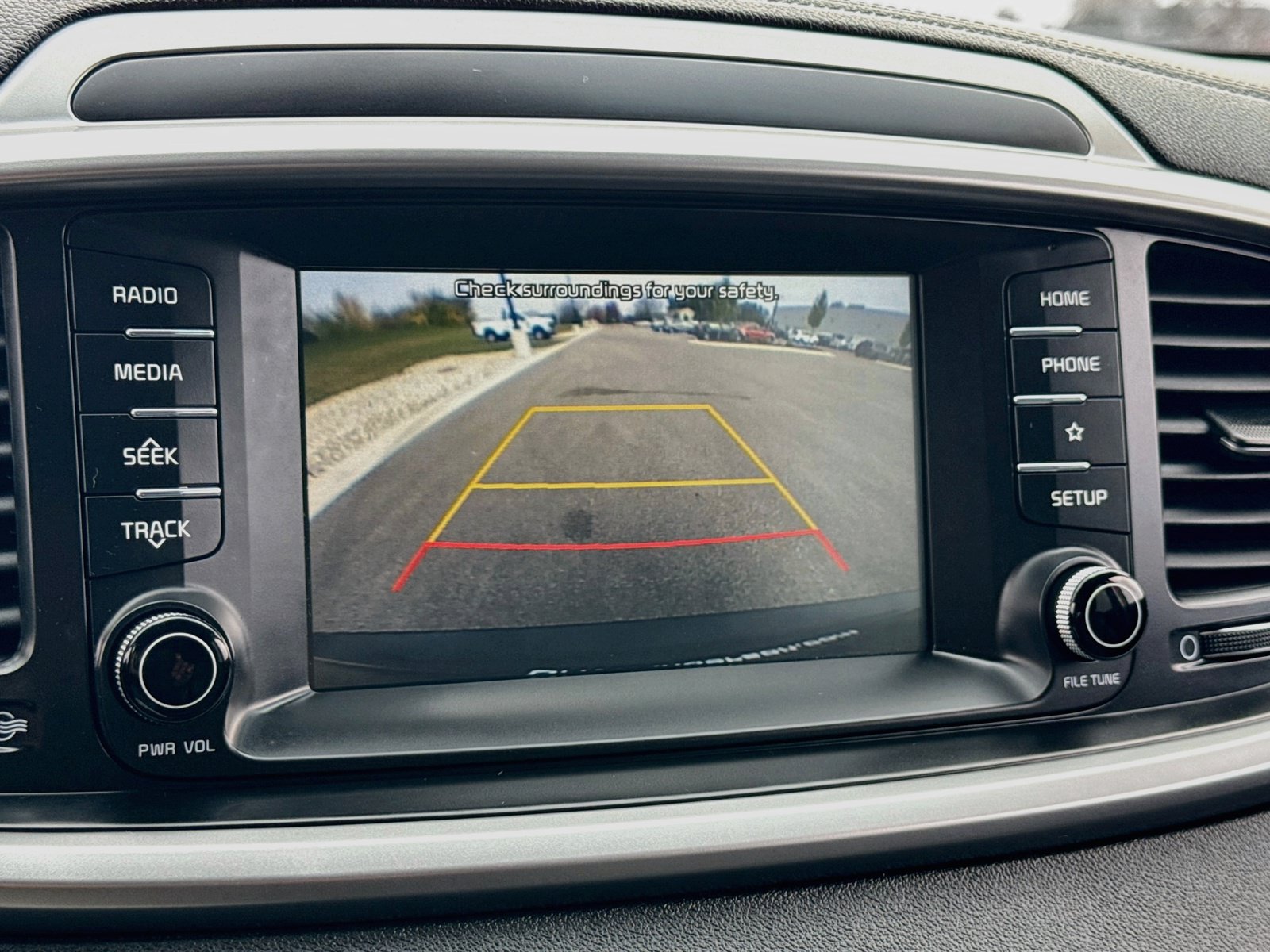 Used 2019 Kia Sorento L FWD image 17