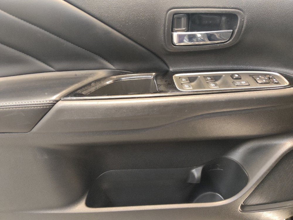 Used 2020 Mitsubishi Outlander SEL image 27