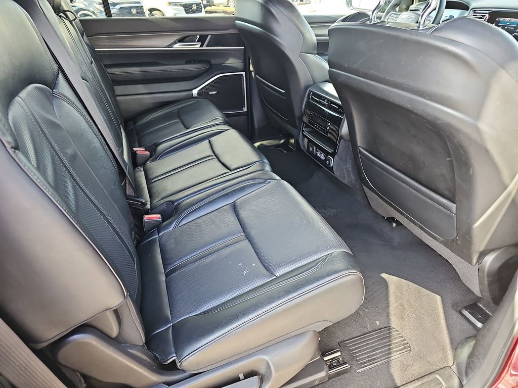 Used 2024 Jeep Wagoneer L Series II w/ Flexible Seating Group image 13