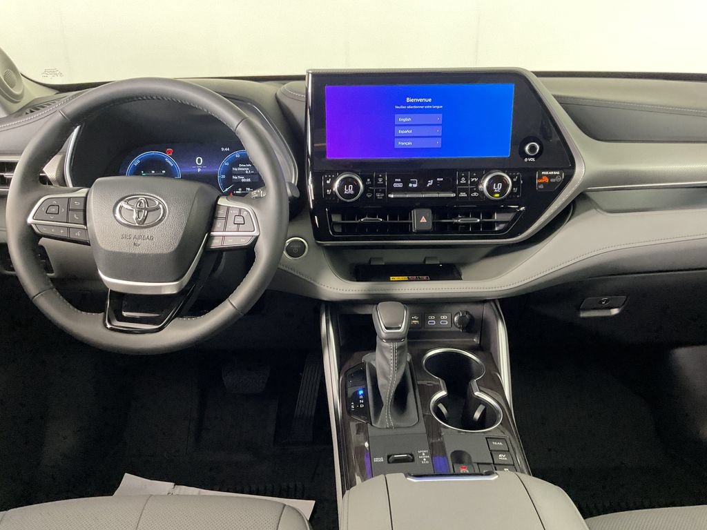 New 2026 Toyota Highlander Platinum AWD/4WD image 14