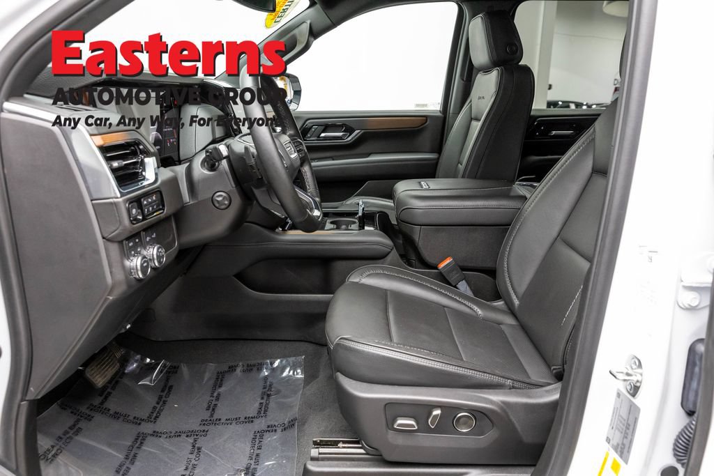 Used 2025 GMC Yukon XL Denali AWD/4WD image 14