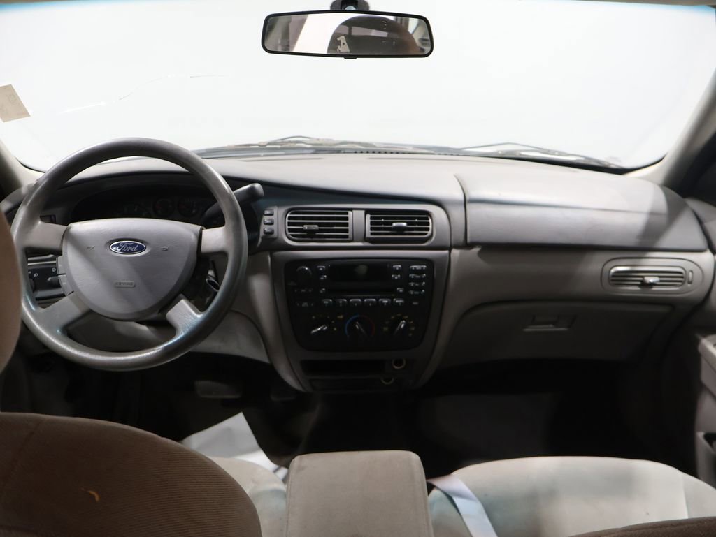 Used 2005 Ford Taurus SE image 3
