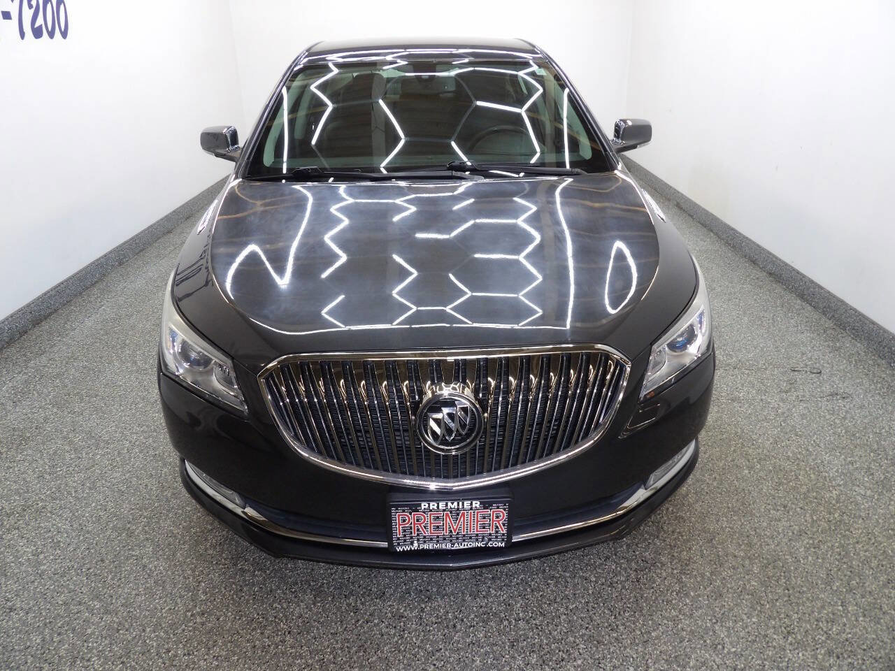 Used 2016 Buick LaCrosse Leather FWD image 2