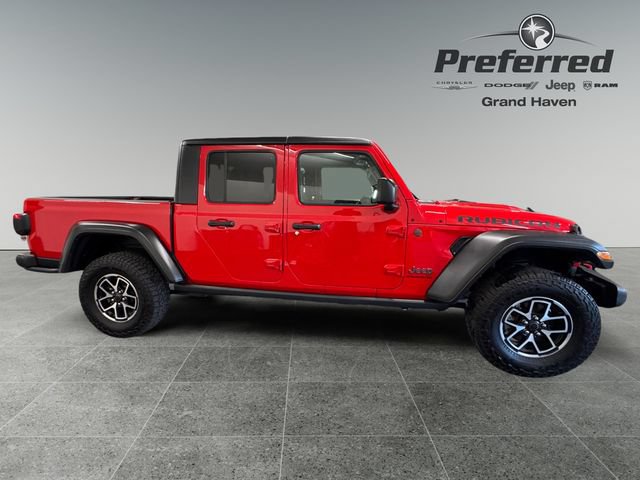 Used 2024 Jeep Gladiator Rubicon w/ Convenience Group AWD/4WD image 9
