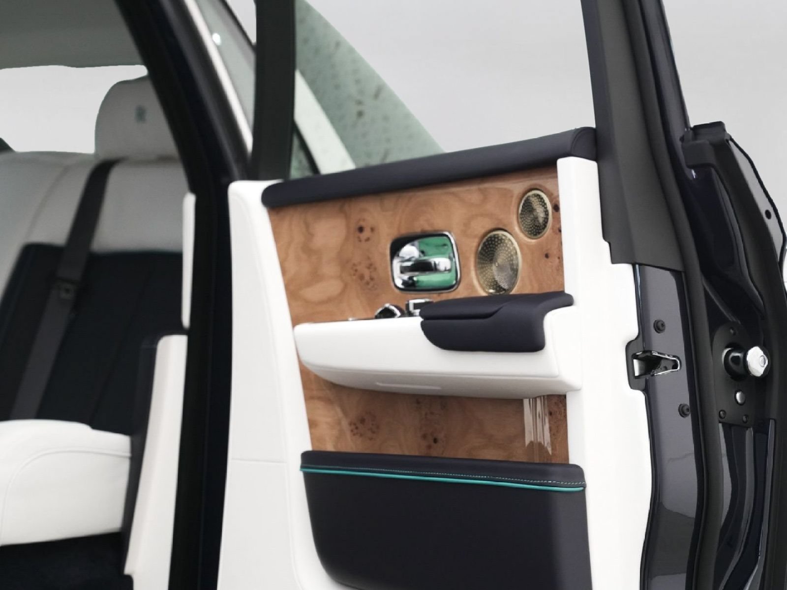 New 2026 Rolls-Royce Phantom Sedan RWD image 11