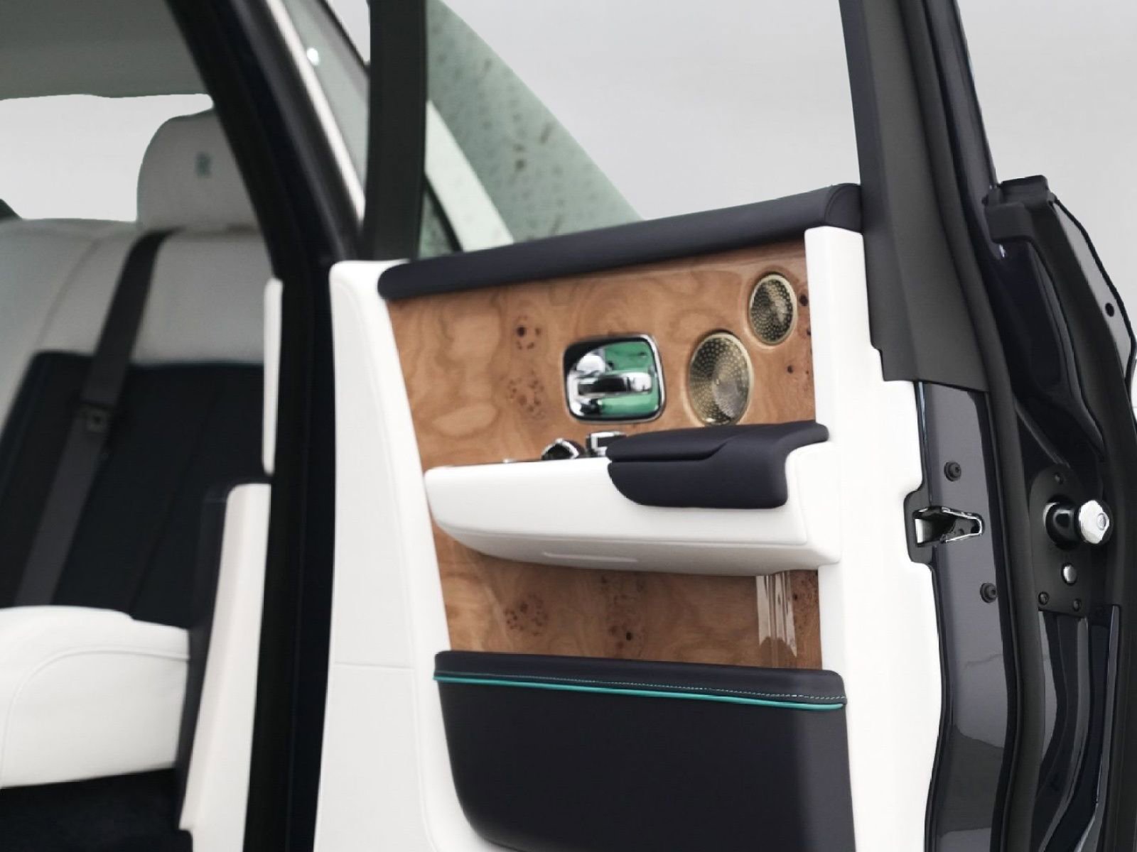 New 2026 Rolls-Royce Phantom Sedan RWD image 11