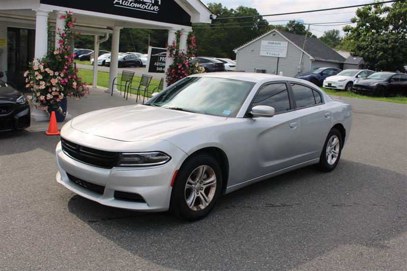 Used 2020 Dodge Charger SXT RWD image 4