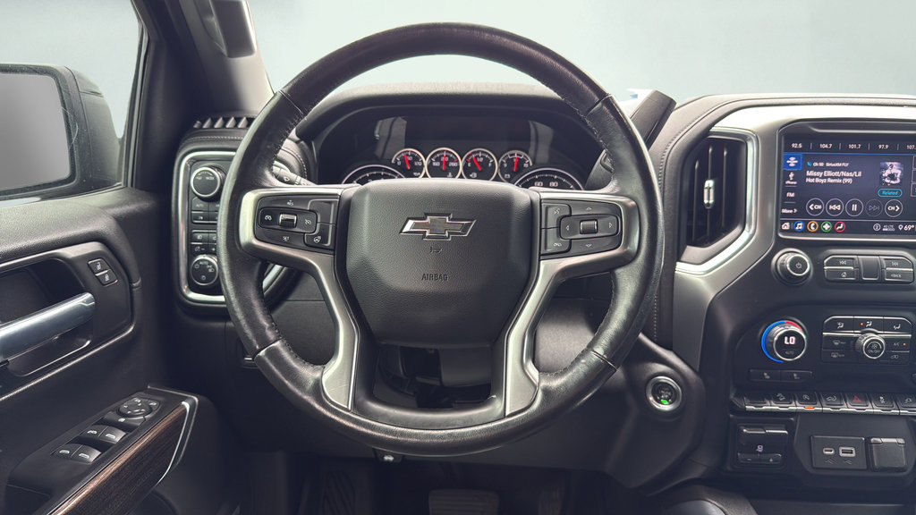 Used 2020 Chevrolet Silverado 1500 LT Trail Boss AWD/4WD image 19